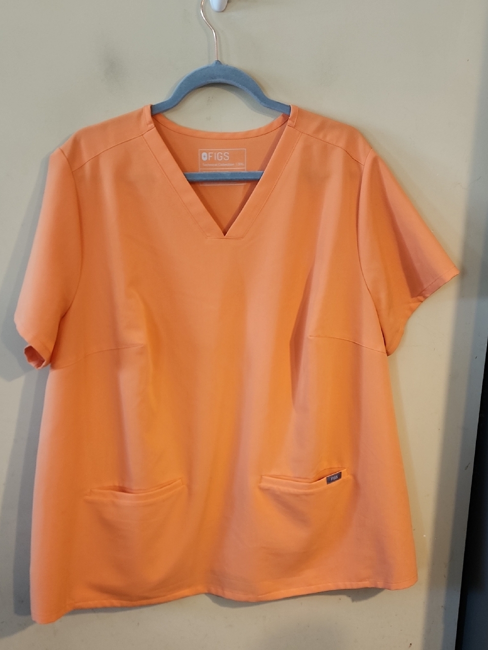 Figs V-Neck Scrub Top - Peach Orange